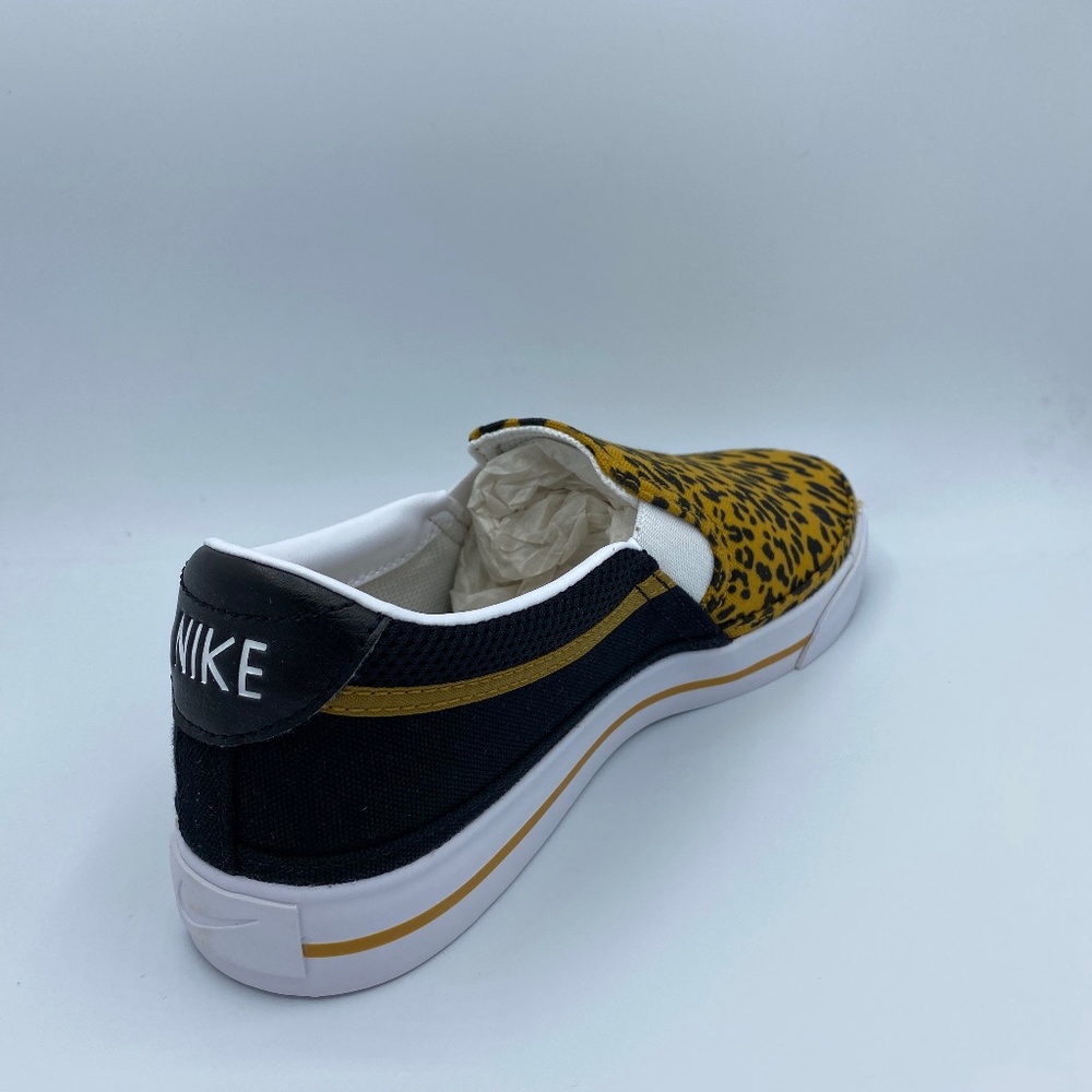 Nike Court Legacy Women's Slip